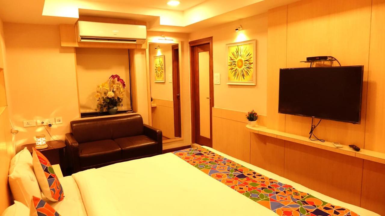 Ksquare Hotel Chennai Exteriör bild